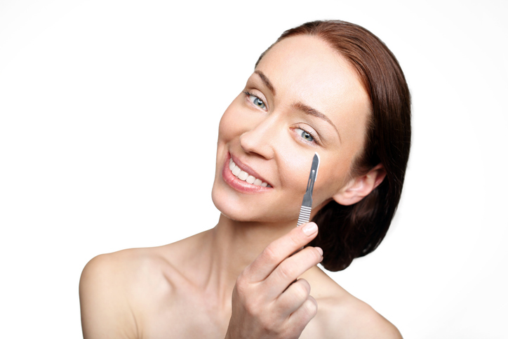 Featured image for Guide to Dermaplaning